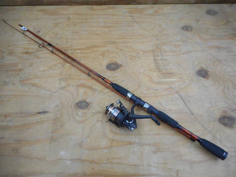 lot 322 image: Abu-Garcia Cardinal-Z 2-Piece 66 ...