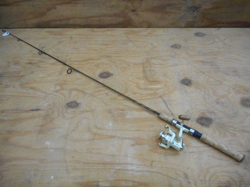 lot 331 image: Gander Mountain 2-Piece 56 Ultra-...