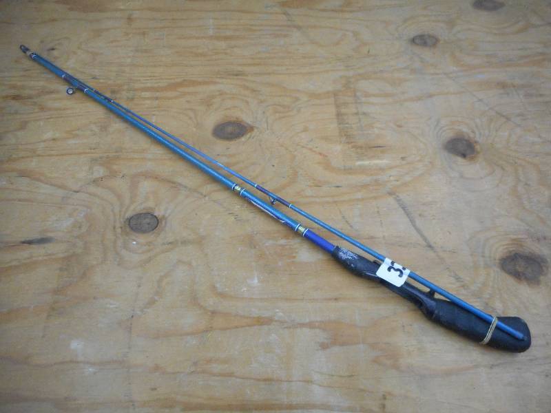 lot 334 image: Vintage Daiwa 6ft 2-Piece Casting R...