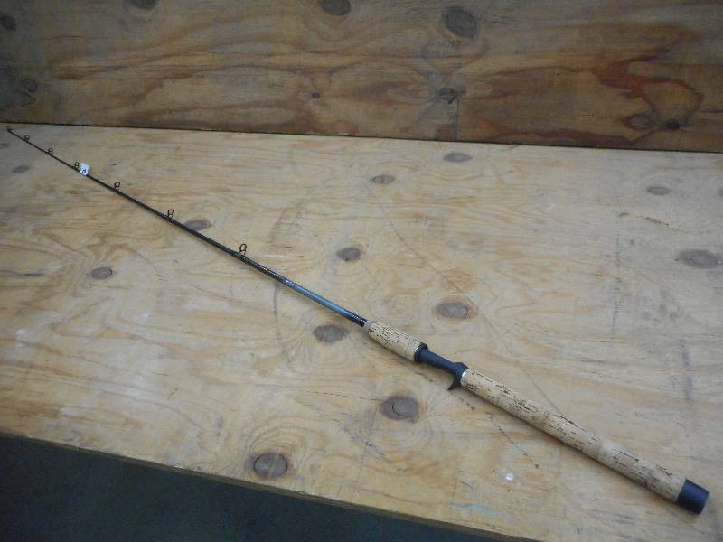 lot 362 image: Cabelas IM Pro-Guide 64 MediumH...