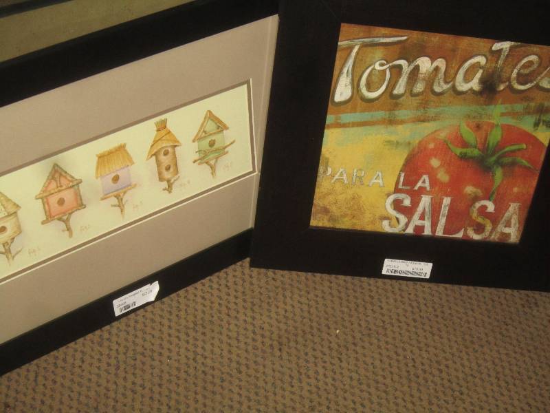 2 Pictures Birdhouses, Tomalies and Salsa