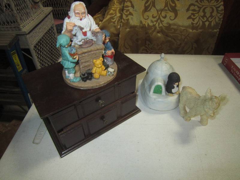 Penguin Music Box, Santa Toy Shop, Jewelry Box, Made in Italy Donkey