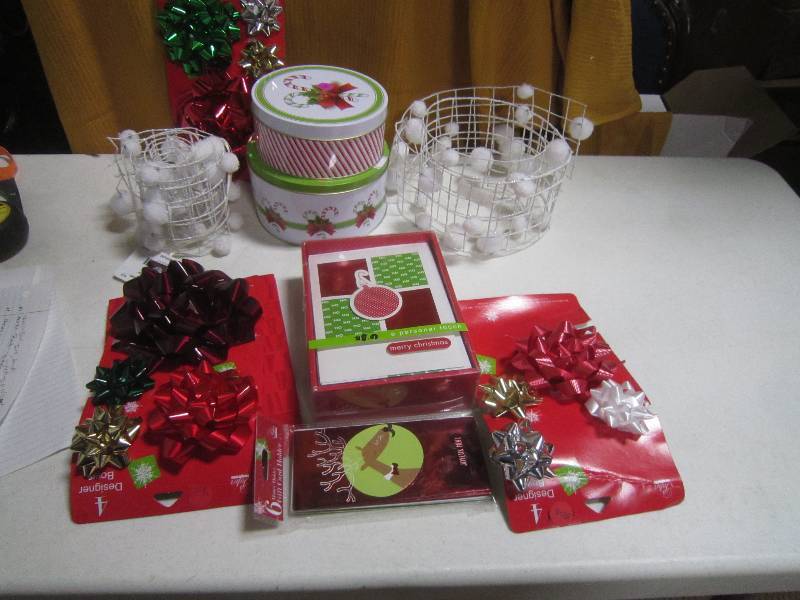 Misc Box Christmas (Bows, Tins, Christmas Cards)