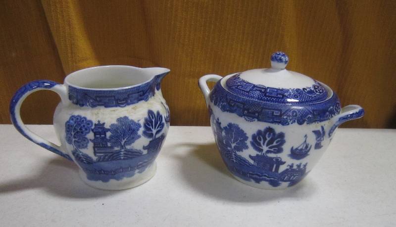Blue Willow Creamer and Sugar 4 12 High from England Allertons (willow)