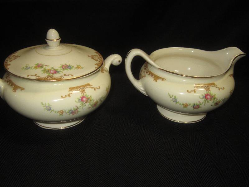 Creamer and Sugar Navtilus Eggshell USA Gold Edge