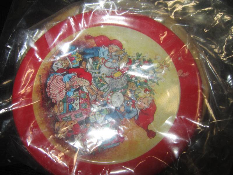 Set of 6 Childrens Metal Christmas Plates 3 12 diameter & 5 Oriental Bamboo Plates 4 14