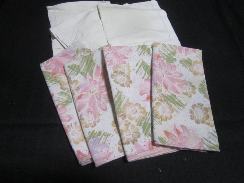 4 Hankerchiefs & 4 Napkins NEW
