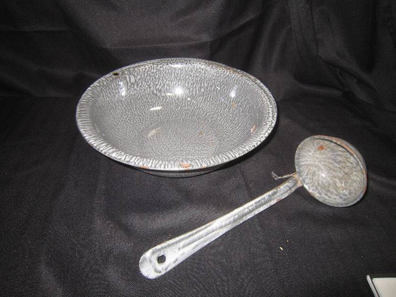 Grey Enamel Bowl 11 and Scoop