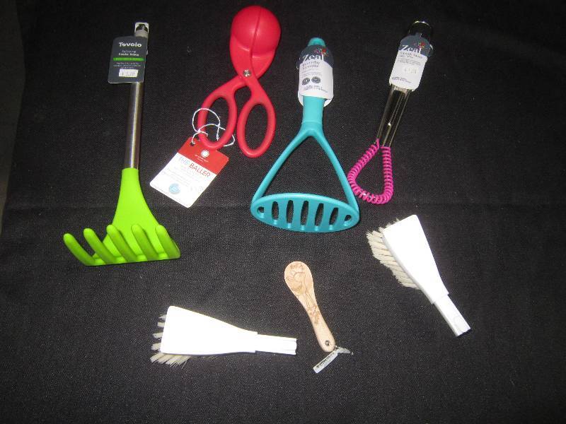 Kitchen Lot Pasta Rake Masher, Lg Whisk, Baller 2 Brushes Wood NEW