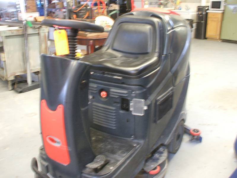 lot 2 image: Viper Ride On Scrubber Dryer