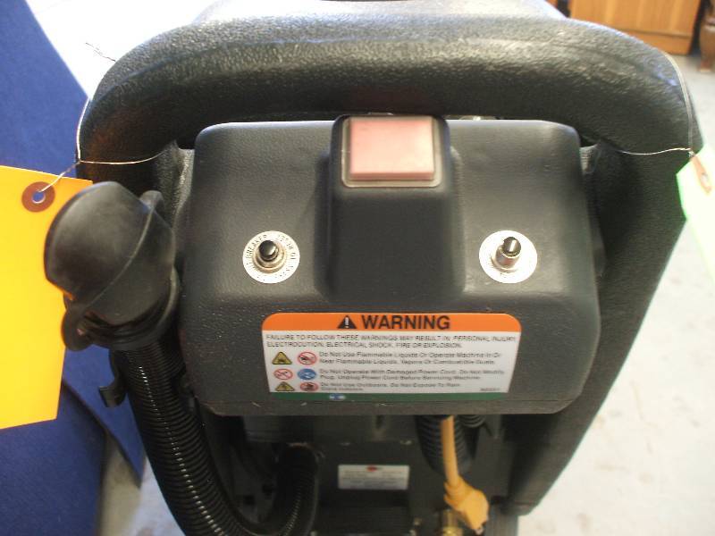 lot 4 image: Viper Slider Pull Behind Extractor