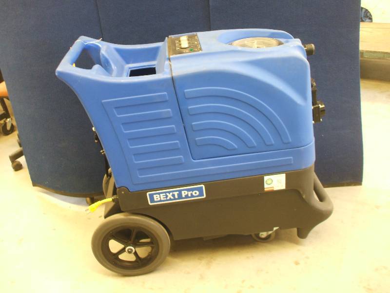 lot 9 image: Clarke Bext Pro Commercial Carpet Extractor Cleaner