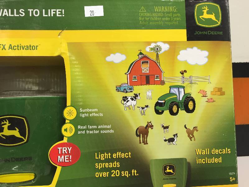 JOHN DEERE WILD WALLS