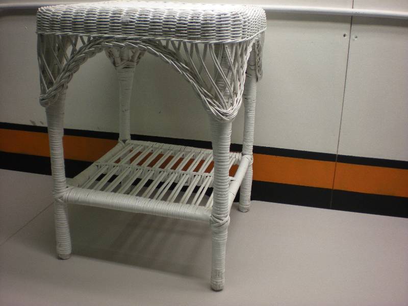 END TABLE WICKER