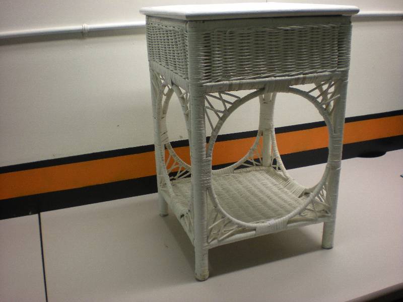NIGHT STAND WICKER