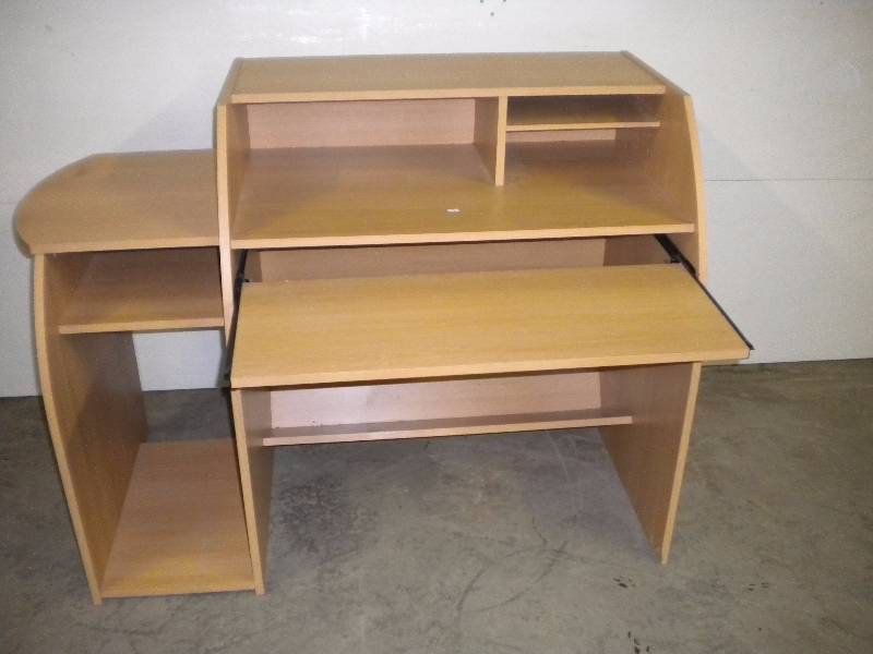 COMPUTER DESK