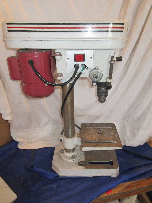 5 SPEED BENCH DRILL PRESS
