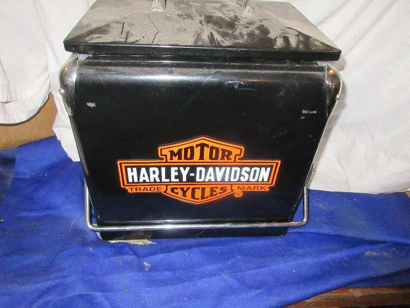 HARLEY DAVIDSON METAL COOLER OR CASE