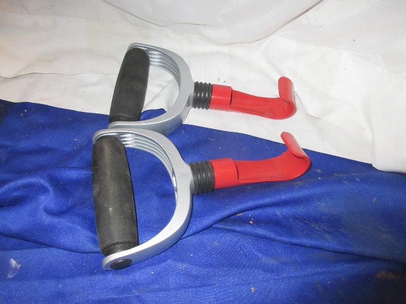 SET OF 2 PERFECT PULLERS
