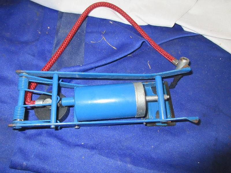 SMALL CYCLE FORCE AIR COMPRESSER