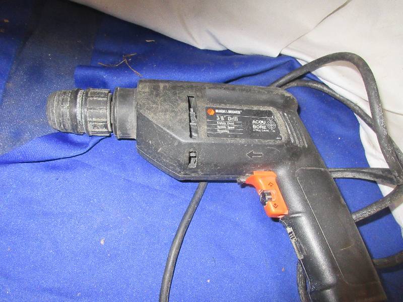 BLACK AND DECKER 38 INCH DRILL