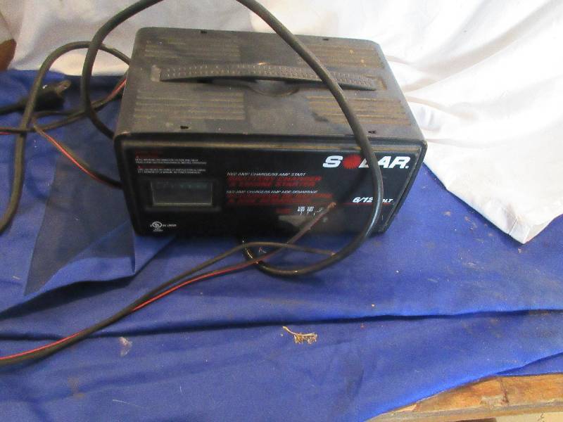 SOLAR 612 VOLT BATTERY CHARGER