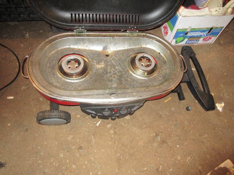 coleman road trip grill