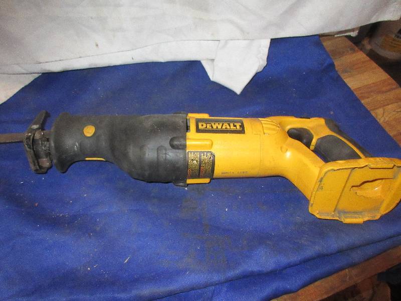 18 volt dewalt rocipricating saw
