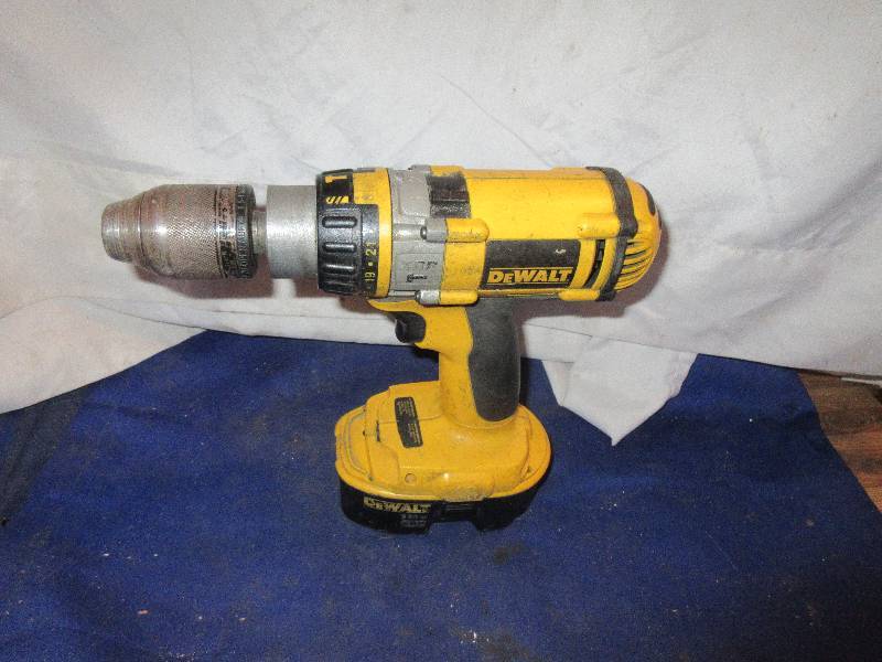 dewalt 18volt cordless drill
