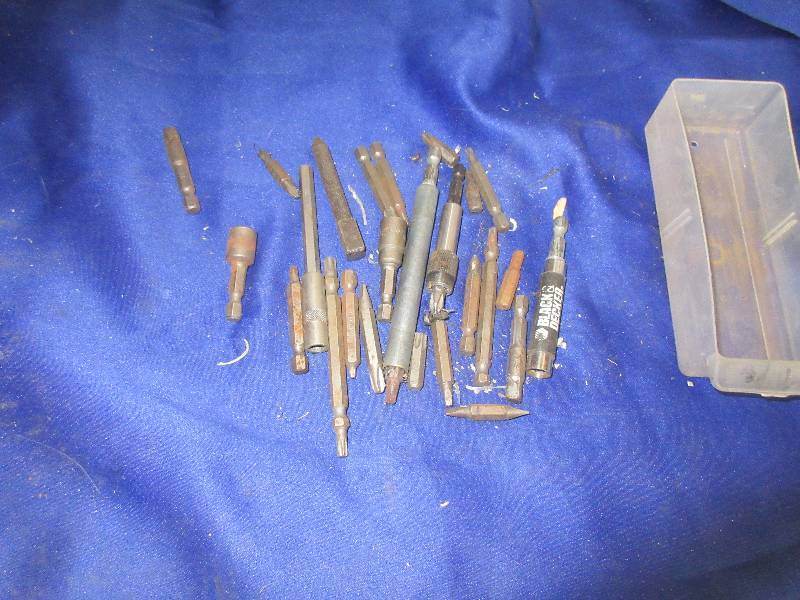 Assorted screwdriver bits