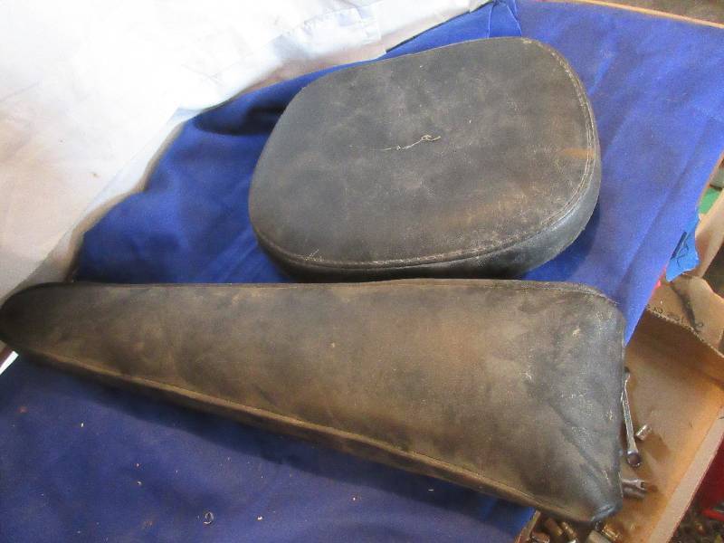 2 motor cycle seats