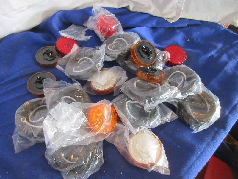 box of small trailer light and gromits