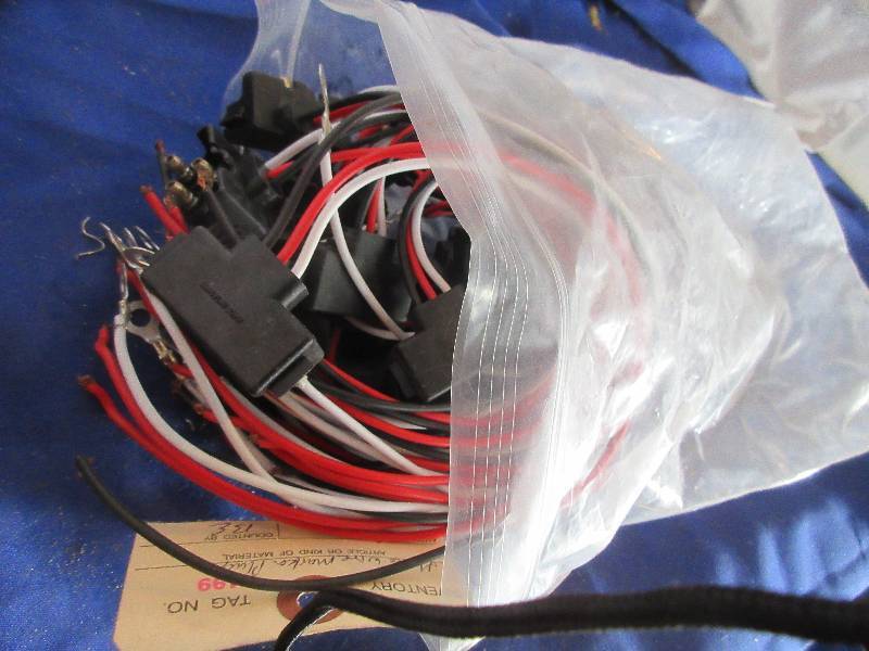 3 wire prong marker plugs
