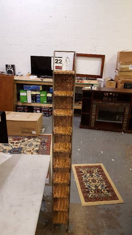 10 Spot Corner Shelf
