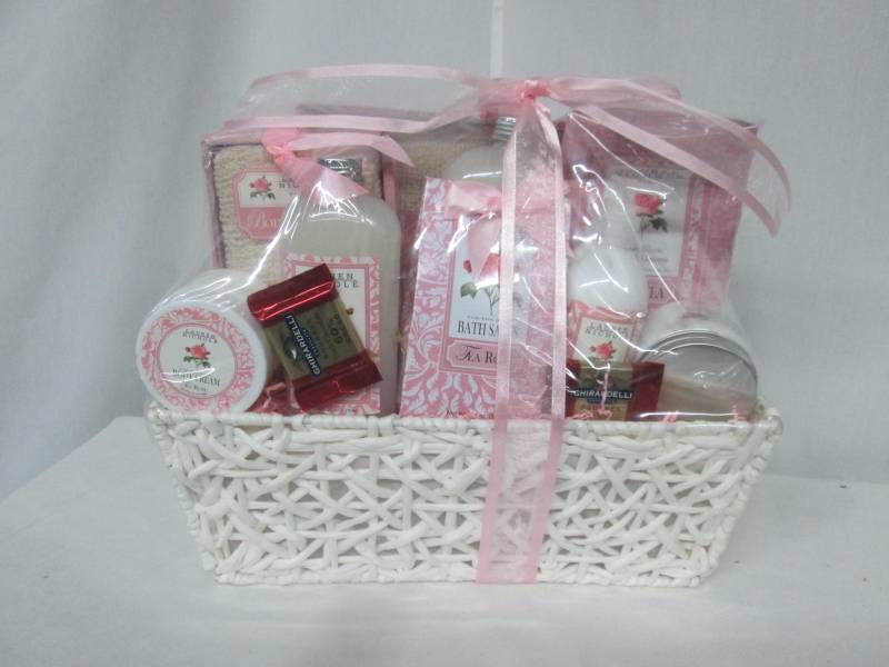 12 Roses Spa Gift Basket