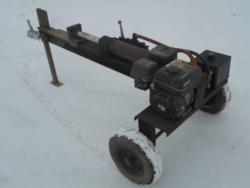 Towable Gas-Powered Hydraulic Log-Splitter