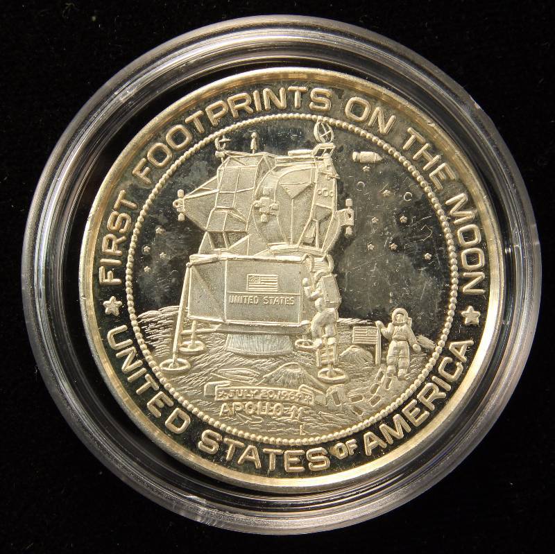RARE 1 TROY OZ. .999 FINE SILVER ONE SMALL STEP - ONE GIANT LEAP ALDRIN - COLLINS - ARMSTRONG IN AIRTITE HOLDER