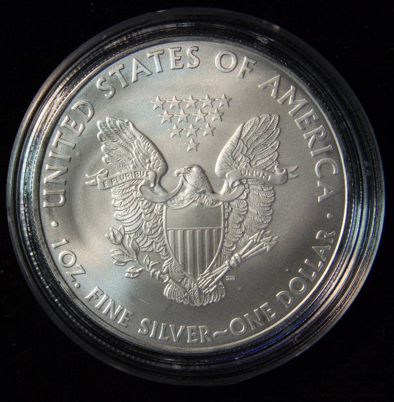 2010 AMERICAN SILVER EAGLE 1 TROY OZ. .999 FINE SILVER DOLLAR IN AIRTITE CAPSULE