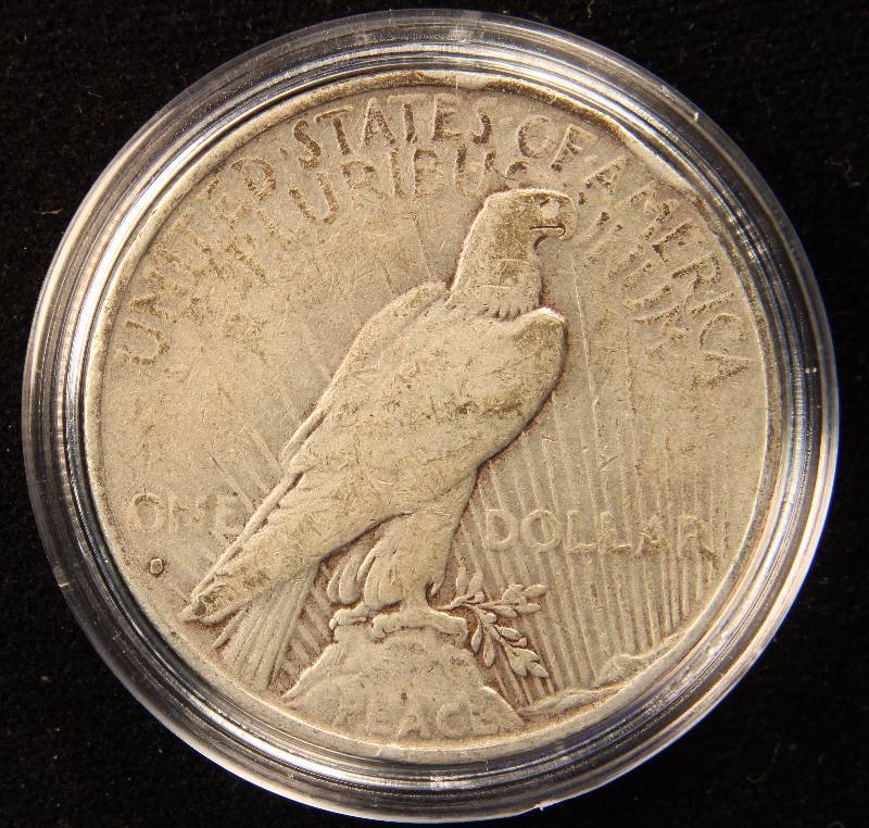 1935-S PEACE SILVER DOLLAR IN AIRTITE HOLDER