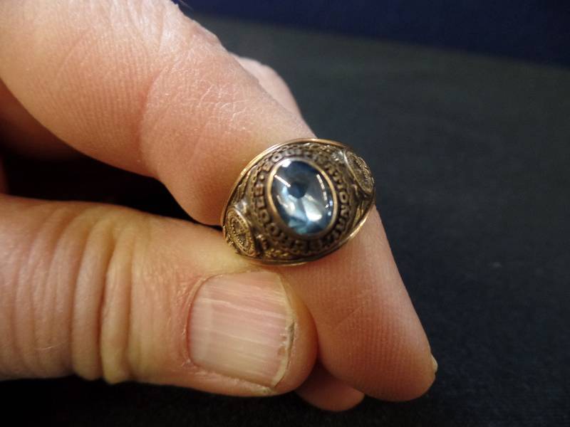 Class ring - womens