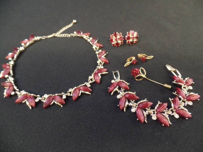 Womens Trifari Jewelry and stunning vintage pieces