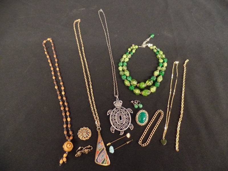 Womens Jewelry Assortment - Vintage