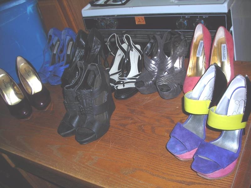 8 Pair Ladies High Heels Size 8 12 Includes Tote