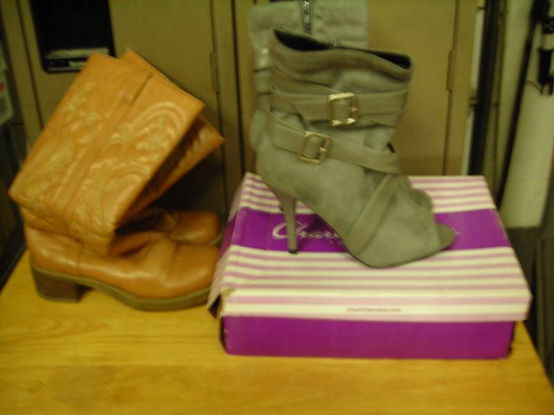 2 Pair Ladies Boots Size 8