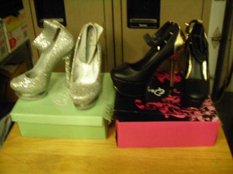 2 Pair Ladies High Heels With Ankle Straps Size 8