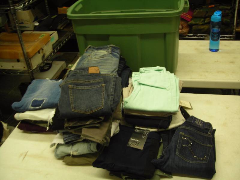 Large Lot Of Juniors Jeans Size 0-4, New With Tags, Include 25 Gallon Rubbermaid Tote