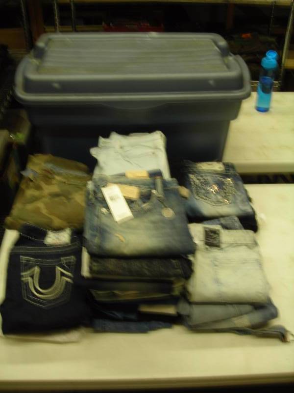34 Pair Of Juniors Jeans Sizes 25,26,27,28 Miss-Me, True Religion, Gap & Others Most New With Tags