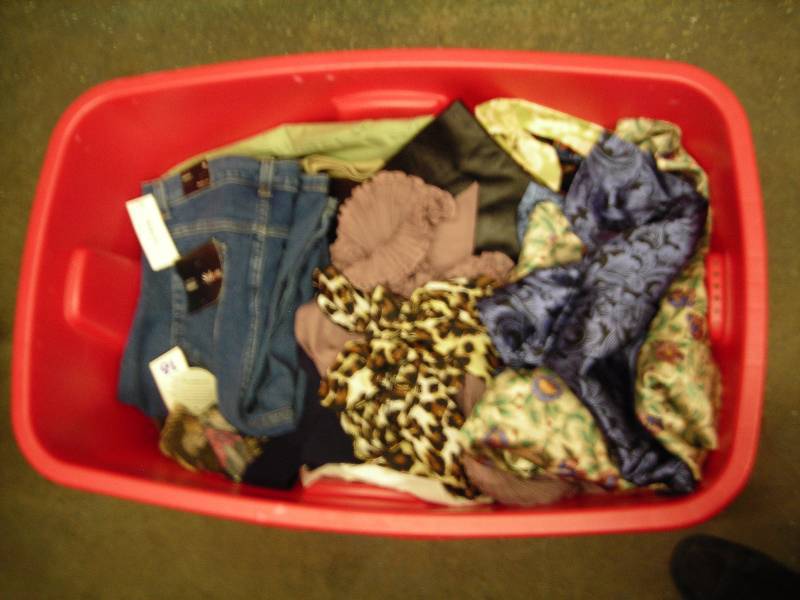 Tote Full Of Ladies Clothing Sizes 16,18,1X,XXL Includes Tote