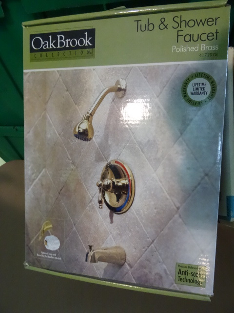 lot 35 image: NEW Oakbrook Tub and Shower Faucet pn 4172078