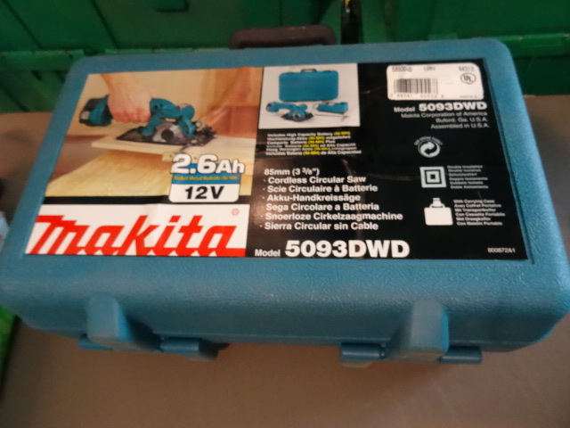lot 43 image: NEW Makita Cordless 12 volt Circular Saw model 5093DWD